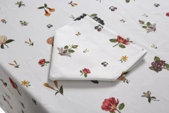Chefanie Dotted Floral Tablecloth Hot